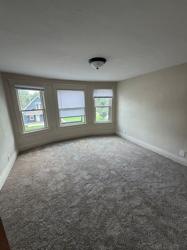 1628 E Converse Ave - Photo 7 of 7