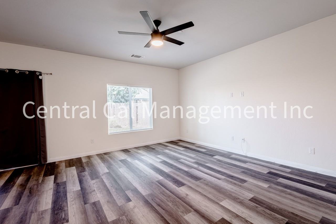 6518 Bangor Pl - Photo 4 of 22
