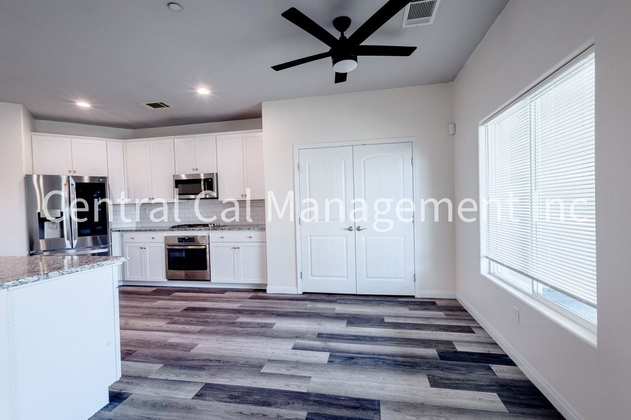 6518 Bangor Pl - Photo 5 of 22