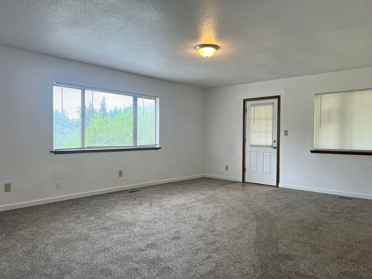 210 23rd Ave - Photo 3 of 8