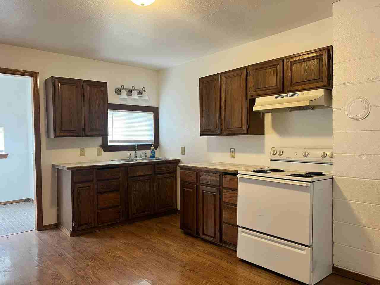 210 23rd Ave - Photo 4 of 8