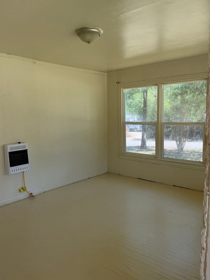 3709 Beverly Dr - Photo 3 of 11