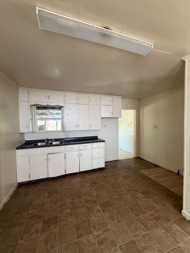 3709 Beverly Dr - Photo 7 of 11