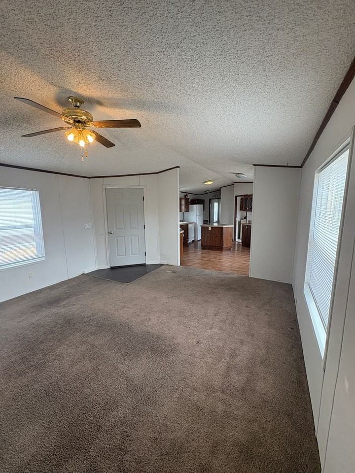 306 White Oak Dr - Photo 4 of 13