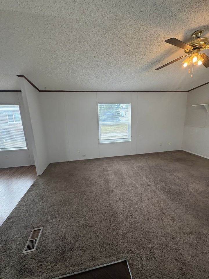 306 White Oak Dr - Photo 5 of 13