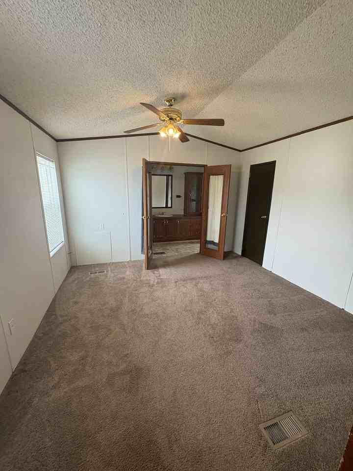 306 White Oak Dr - Photo 7 of 13