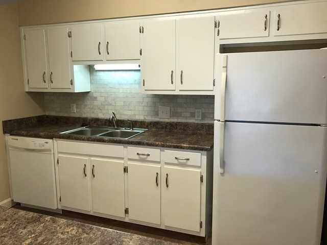 Brentwood Apartments - Photo 3 of 20