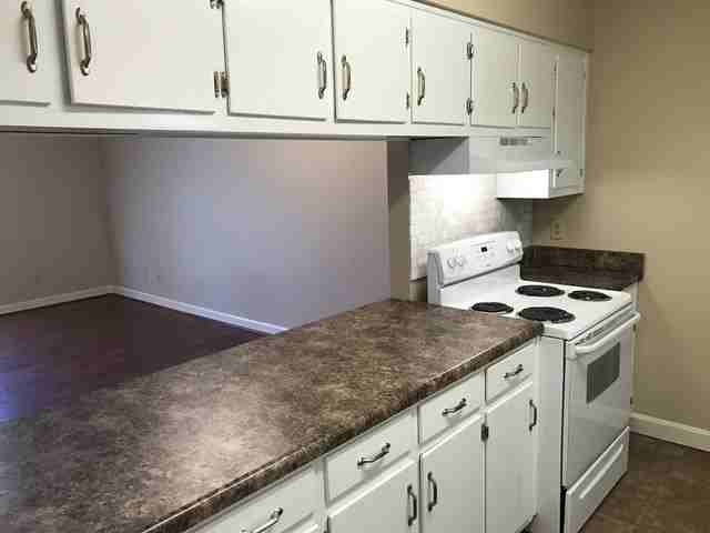 Brentwood Apartments - Photo 4 of 20