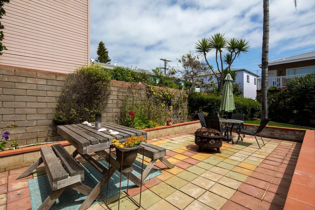 4946-4952-1/2 Del Mar Ave. - Photo 2 of 2