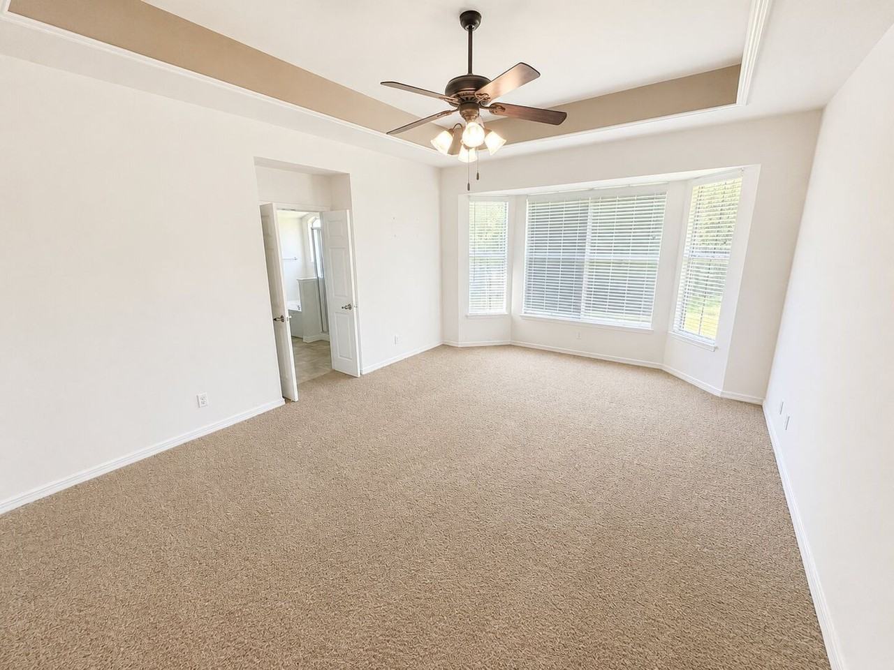 297 Eagle Bend Way - Photo 4 of 10