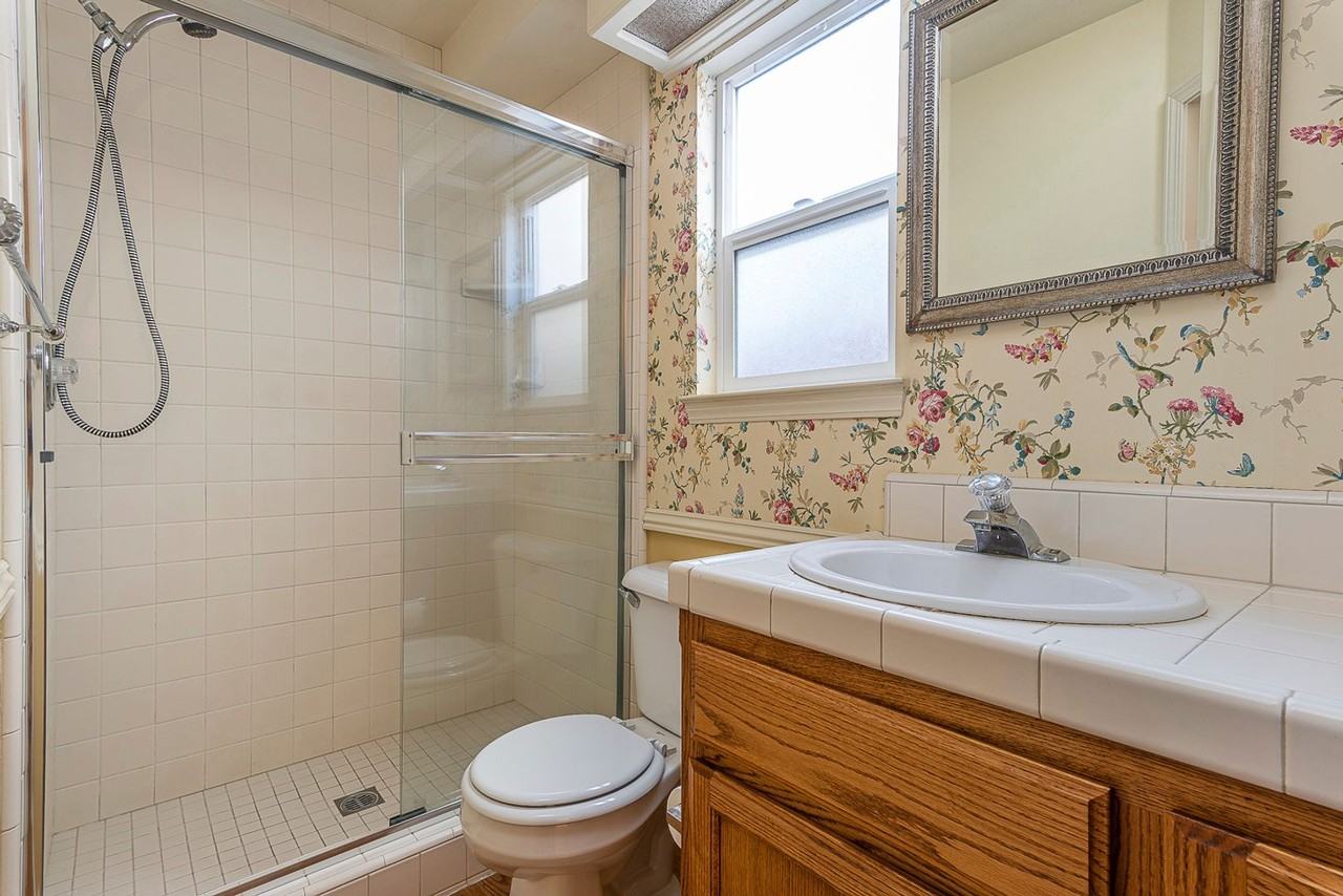2955 Hemlock Ave - Photo 4 of 7