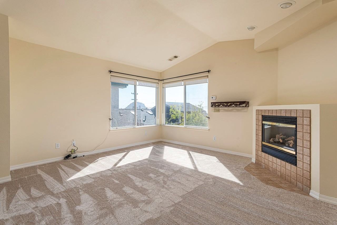 2955 Hemlock Ave - Photo 6 of 7