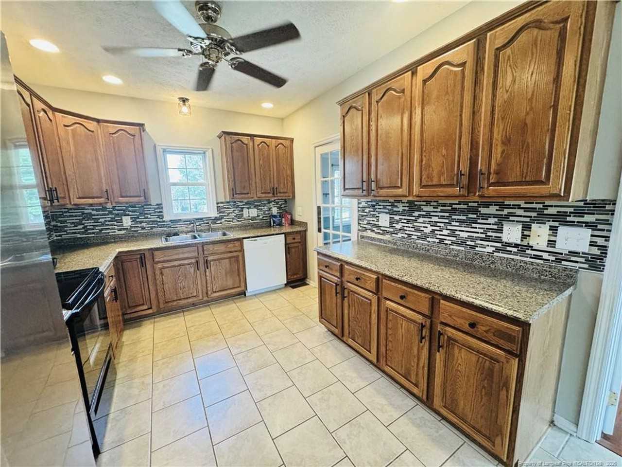 109 Vail Ct - Photo 3 of 20