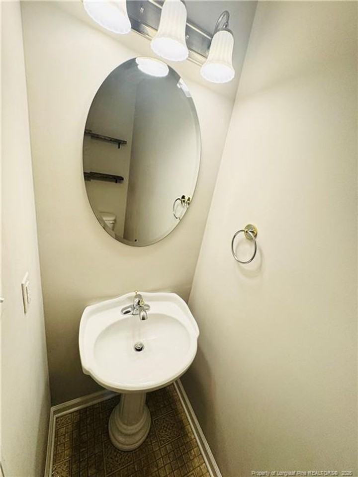 109 Vail Ct - Photo 7 of 20