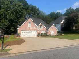 824 Georgian Point Dr - Photo 1 of 1