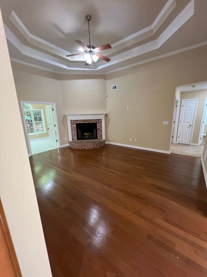 824 Georgian Point Dr - Photo 5 of 26