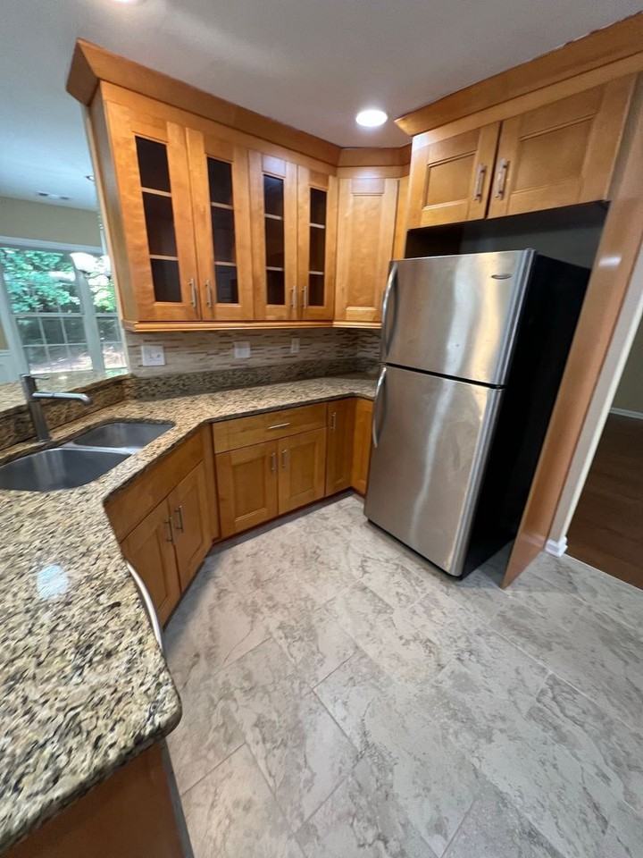 824 Georgian Point Dr - Photo 7 of 26
