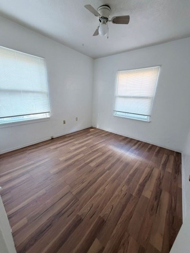 2802 Monterey St - Photo 4 of 9