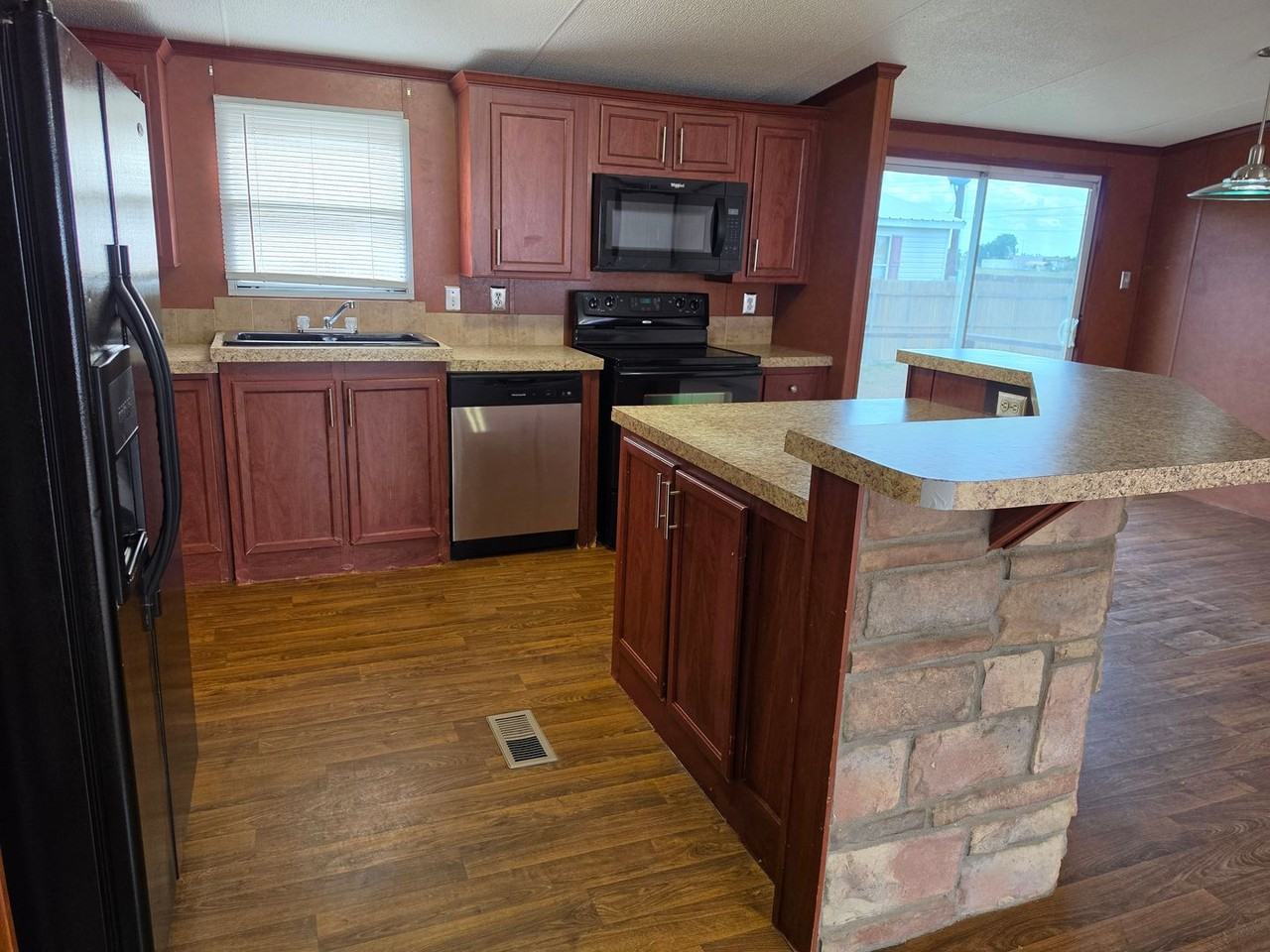 1617 E Brazos St - Photo 5 of 43