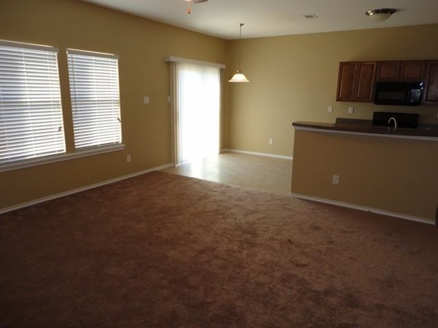 3204 Royal Crest Dr - Photo 3 of 12