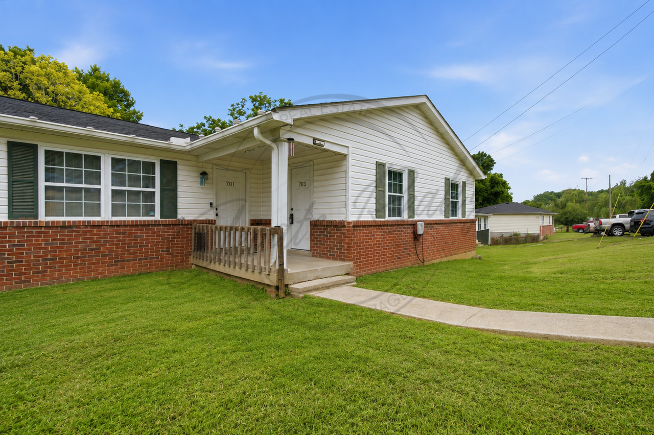 703 Linden Green Dr - Photo 2 of 20