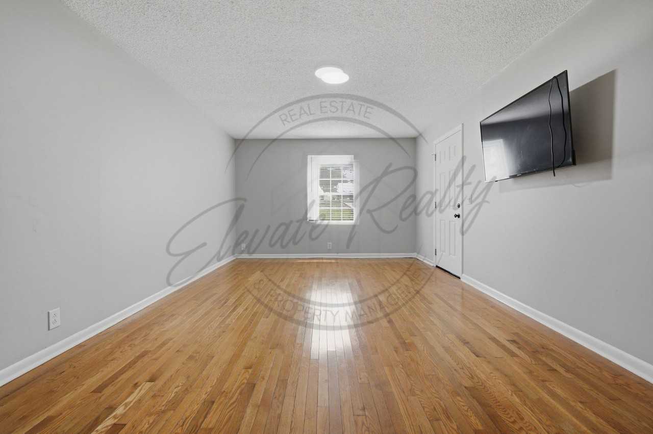 703 Linden Green Dr - Photo 6 of 20