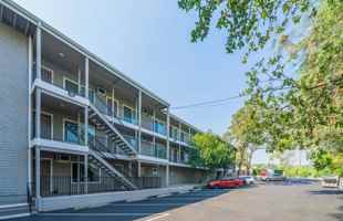 featured image of 1425 Magnolia Ave