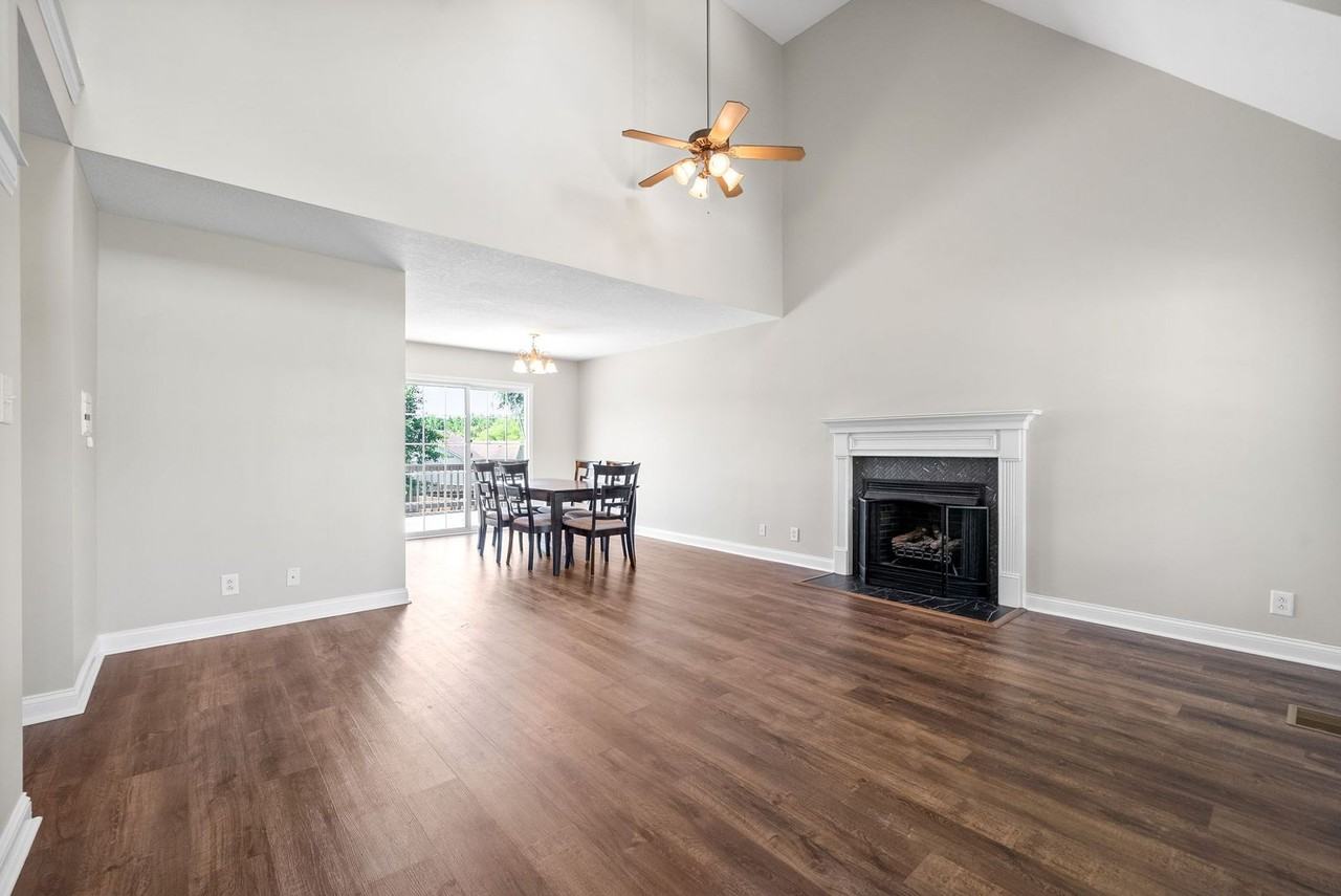 680 Foxfield Dr - Photo 5 of 34