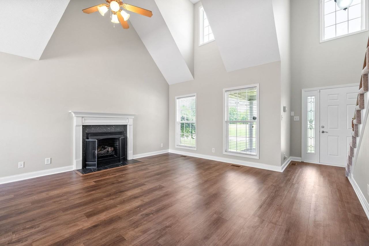 680 Foxfield Dr - Photo 6 of 34