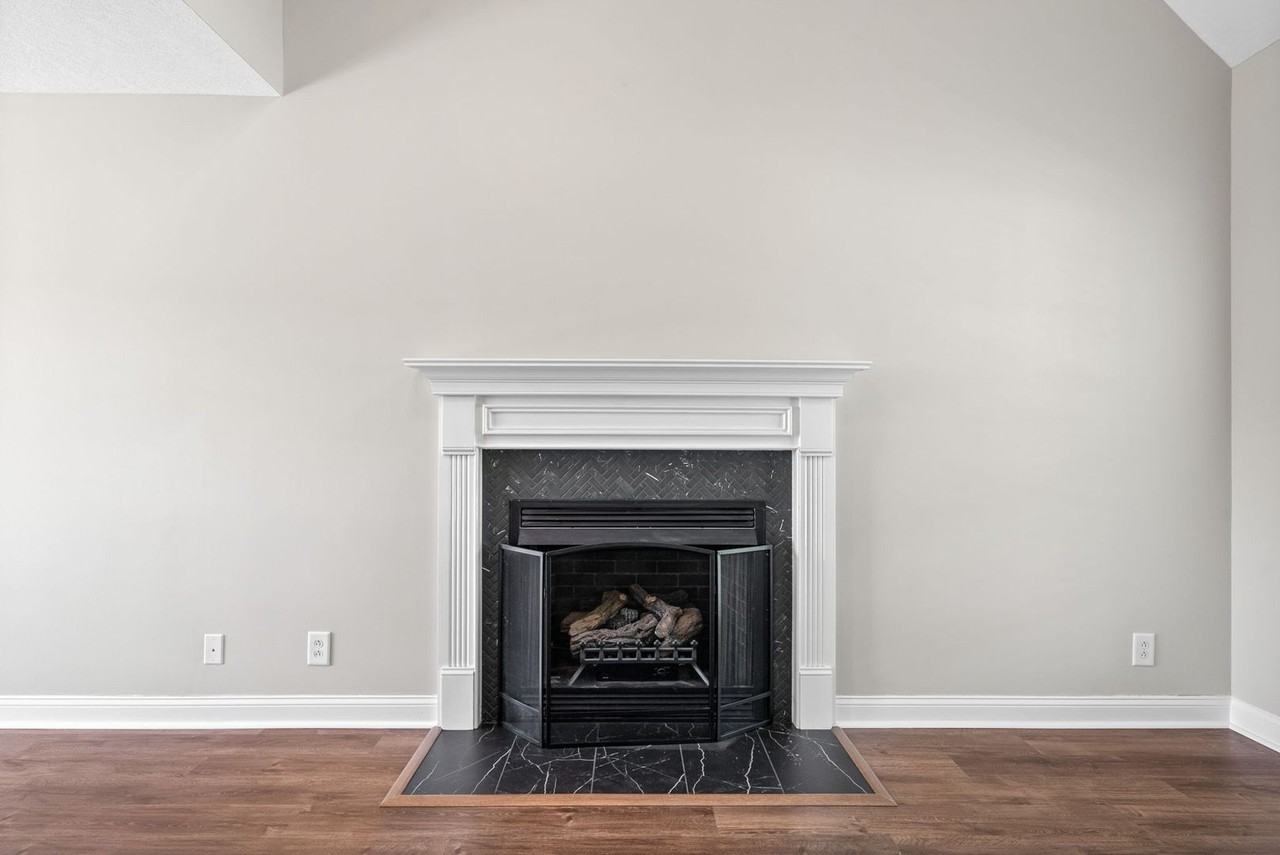 680 Foxfield Dr - Photo 7 of 34