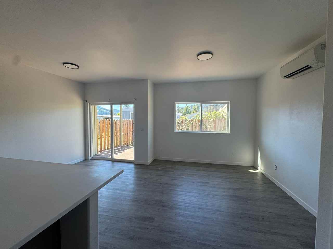 160 Allison Ave - Photo 3 of 21