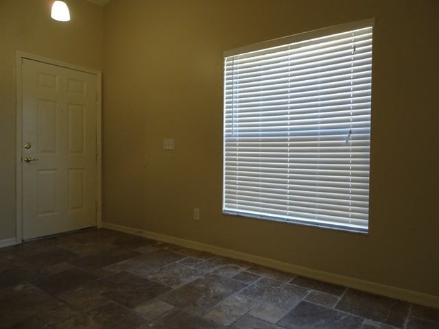 732 McLean Ct - Photo 2 of 11