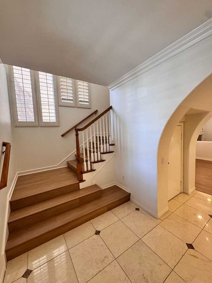 326 Manila Ave - Photo 3 of 50