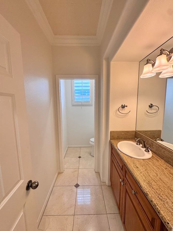 326 Manila Ave - Photo 5 of 50