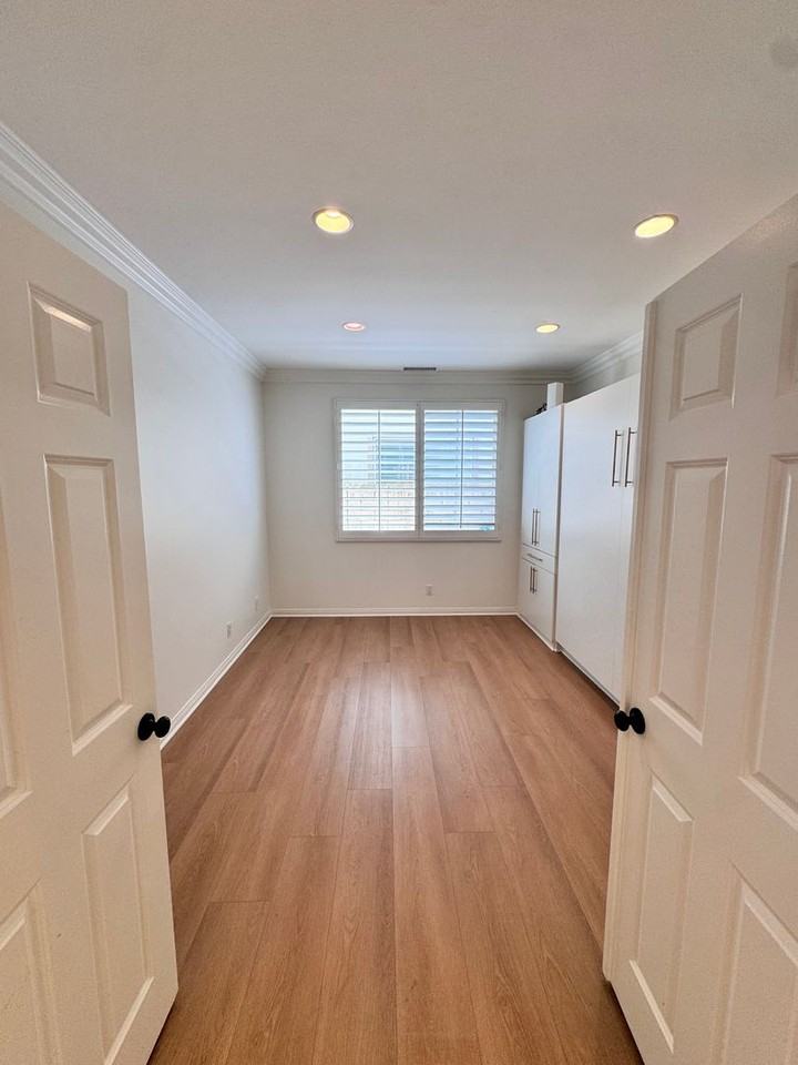 326 Manila Ave - Photo 7 of 50