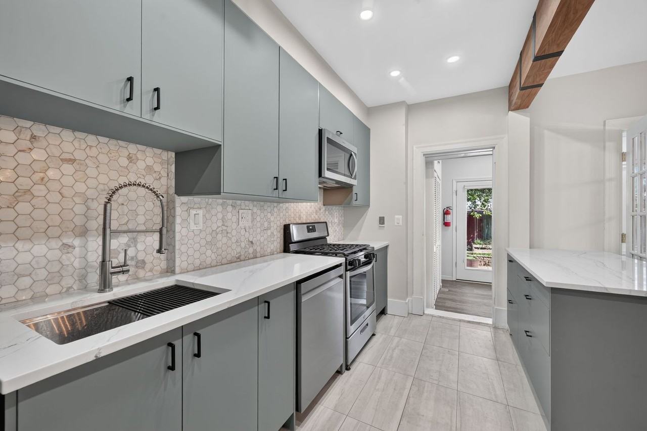 745 Irving St Nw - Photo 5 of 15