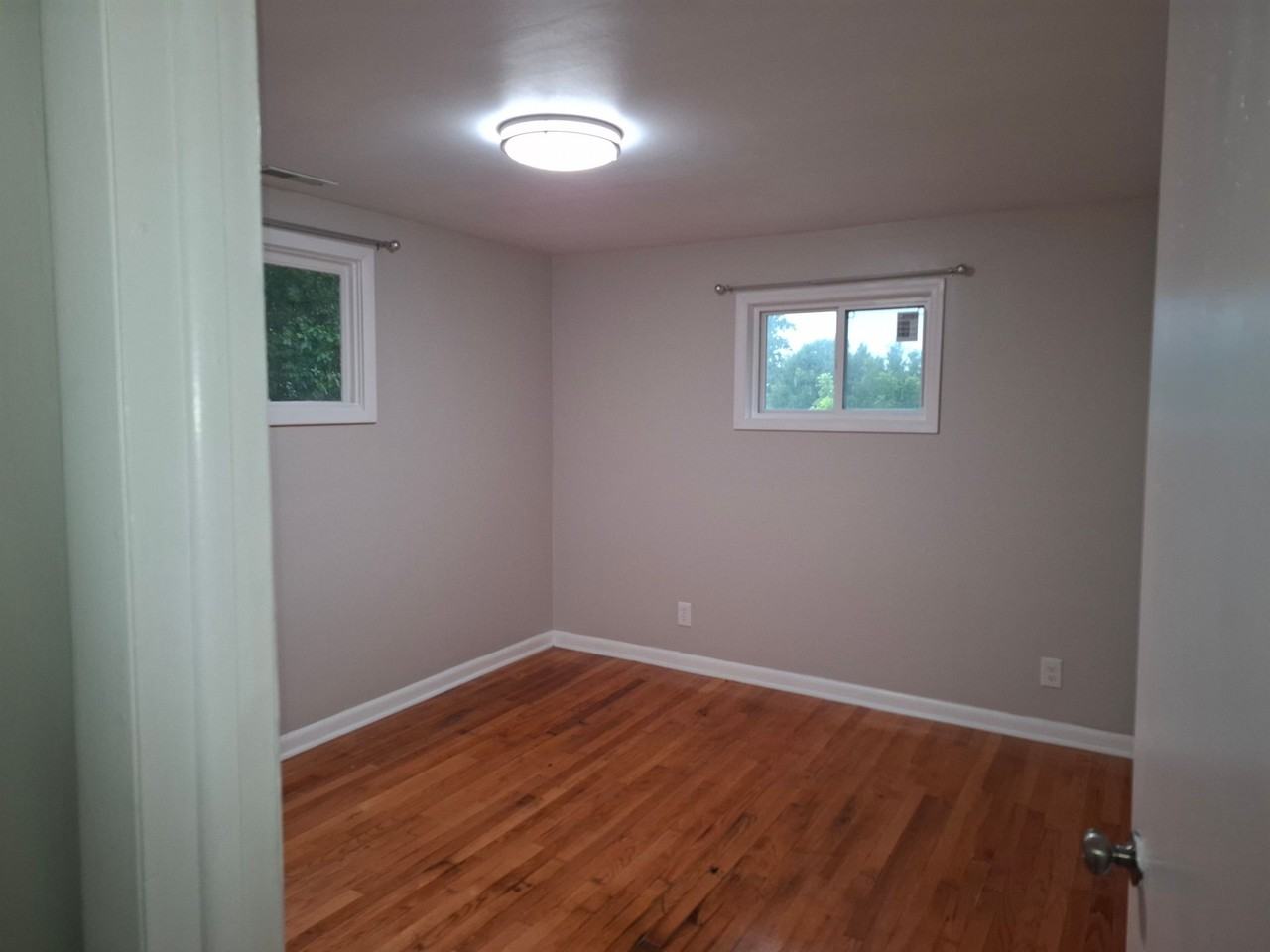 2 Bed 1 Bath apartment - Photo 7 of 14