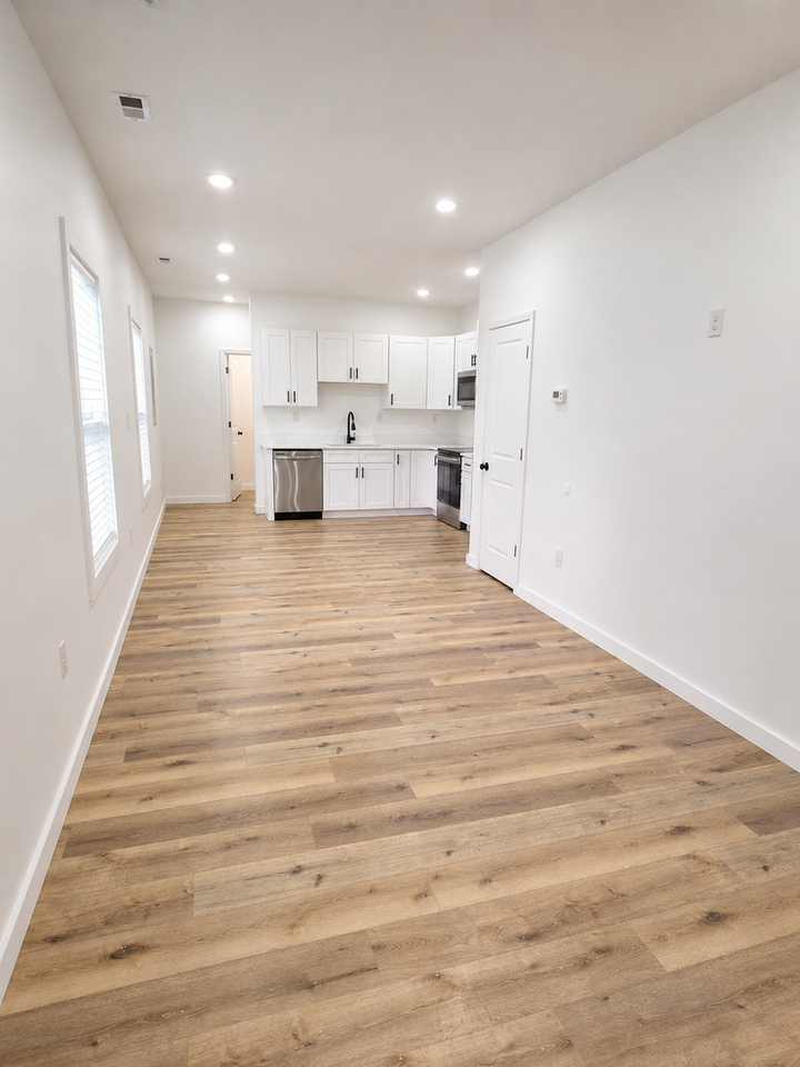 134 Stone Dr - Photo 2 of 9