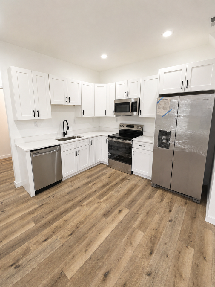 134 Stone Dr - Photo 3 of 9