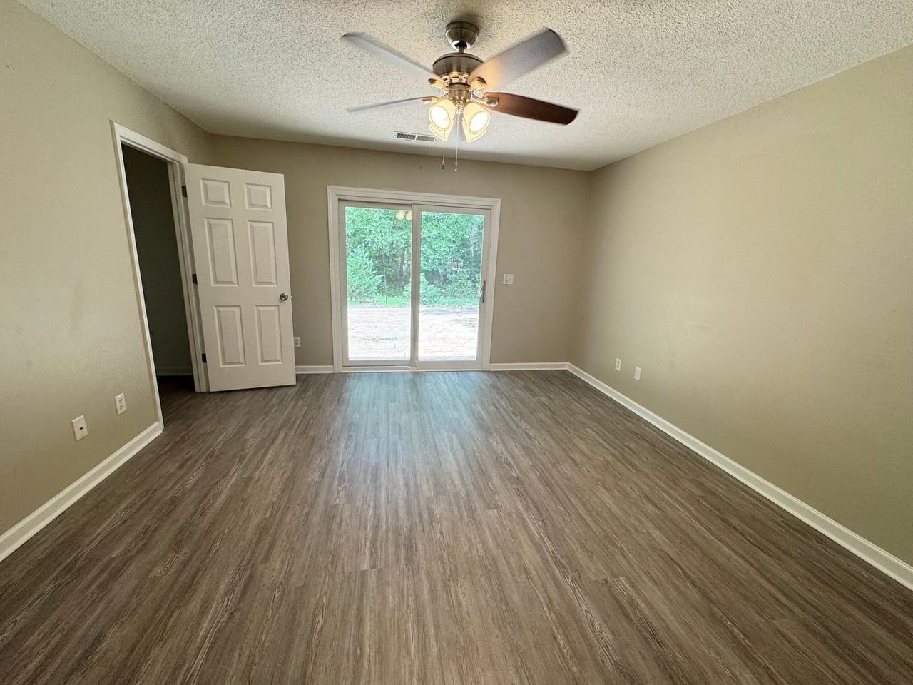 109 Hickory Dr - Photo 6 of 8