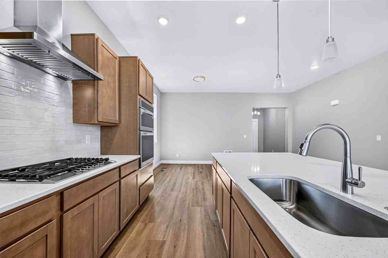 10131 Lake Arbor Ln - Photo 3 of 50