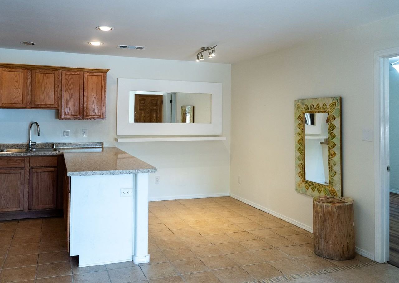 2600 W Zia Rd - Photo 5 of 11