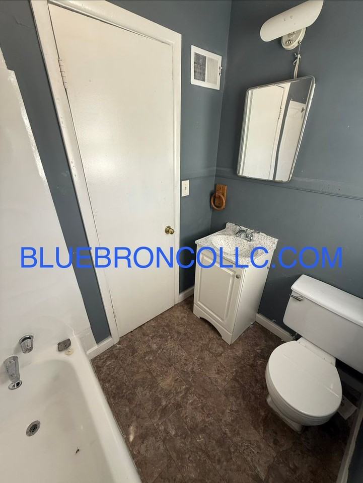 1110 N Union St - Photo 6 of 7