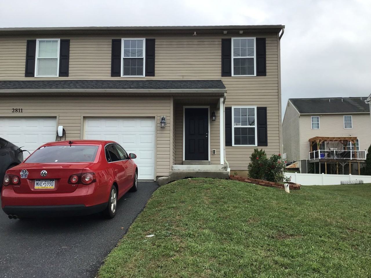 2809 Mannerchor Rd - Photo 2 of 21