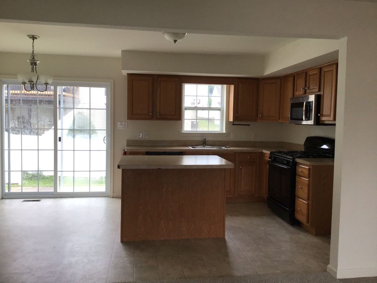 2809 Mannerchor Rd - Photo 6 of 21