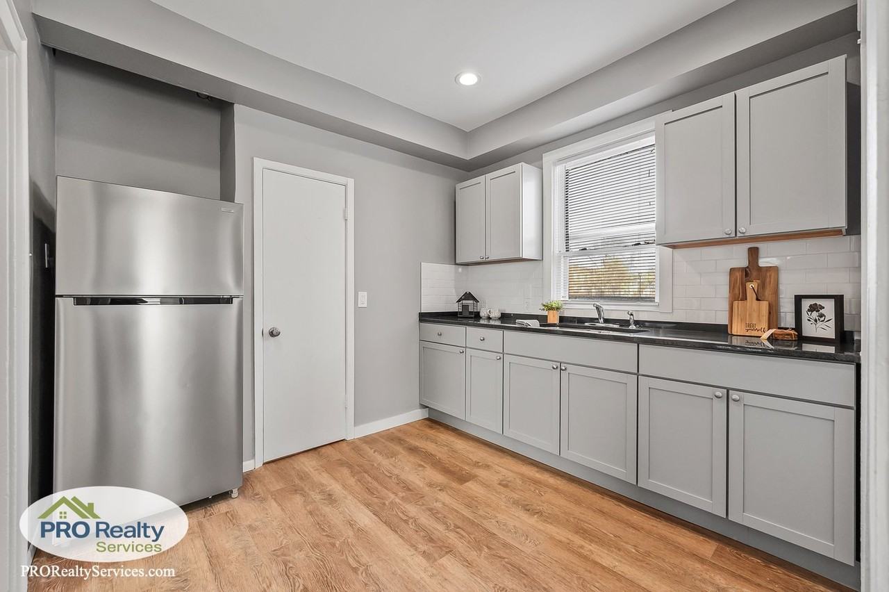 3707 Nicollet Ave - Photo 2 of 27