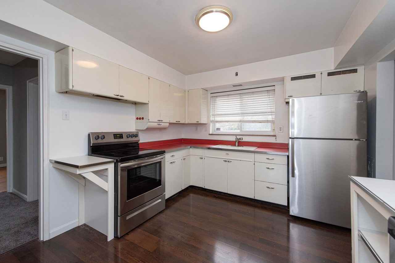 3031 Irvella Pl - Photo 7 of 48
