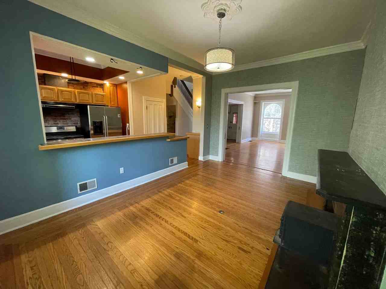 80 Chestnut St - Photo 5 of 12