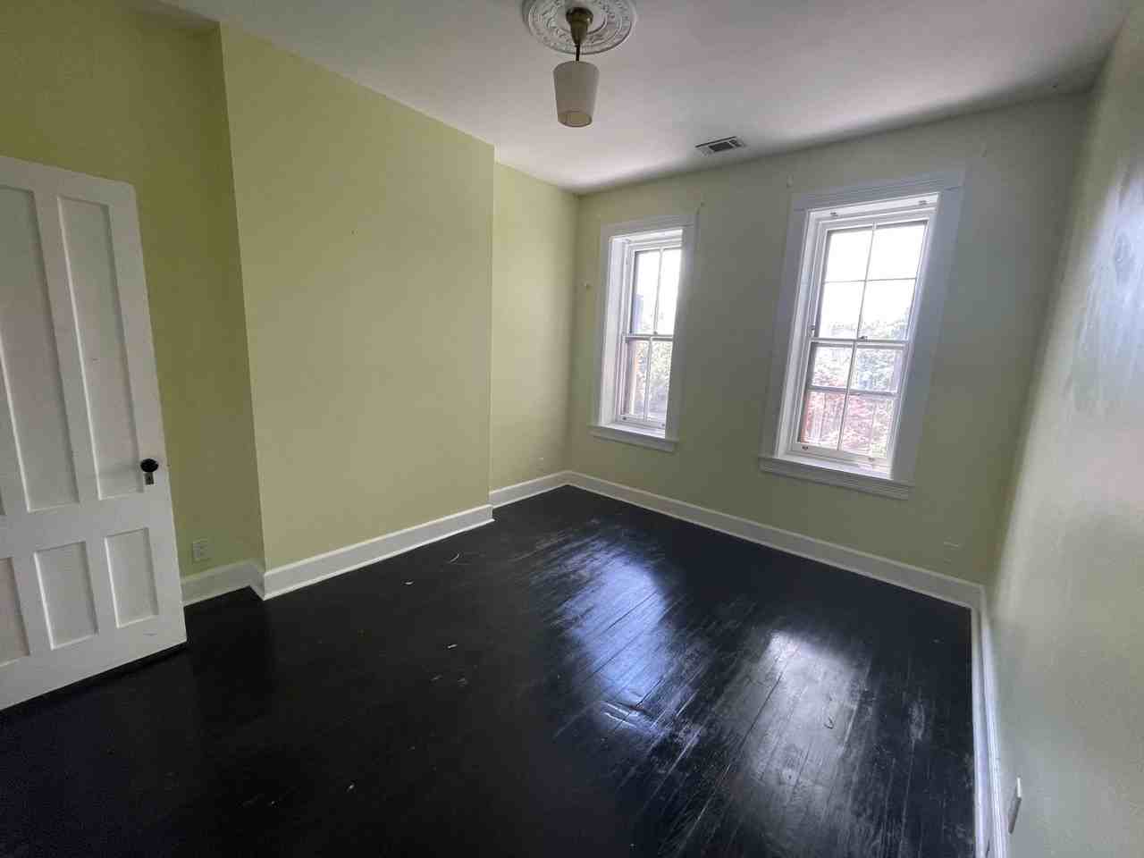 80 Chestnut St - Photo 7 of 12