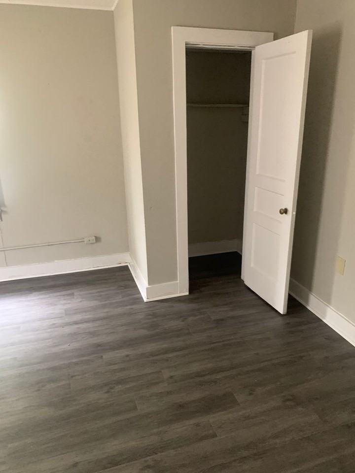 605 Woodford Avenue - Photo 4 of 7